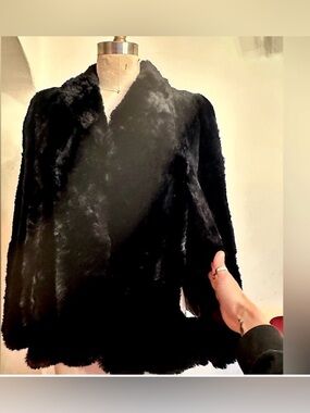 1950s Black vintage rabbit fur swing cape F. Carper Erie. silk lined arm fillets